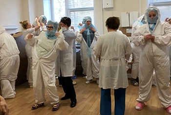 Сотрудники Областной клинической больницы готовятся к приему пациентов с COVID-19