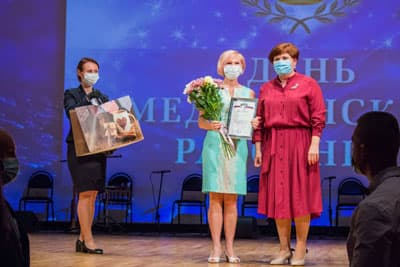 Медицинским работникам ОКБ вручены почетные награды